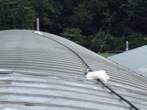 屋根にスプリンクラーで散水作戦！